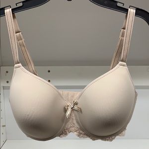 2 Chantelle Padded underwire bras cream a 1 brown